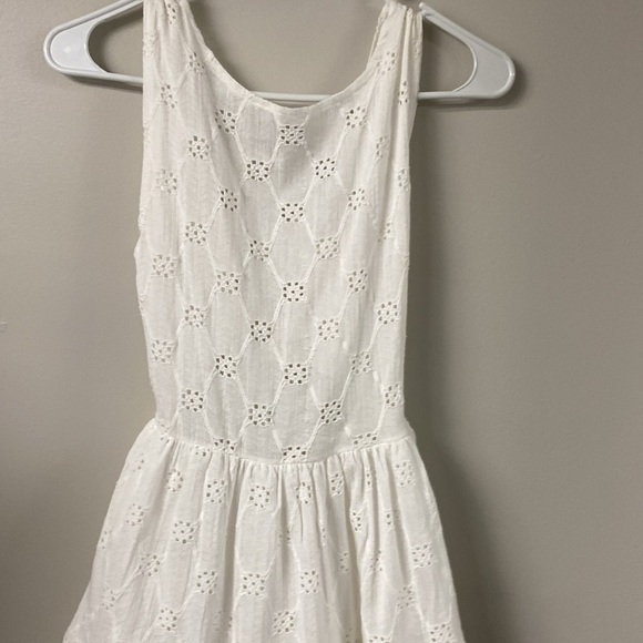 WHITE EYELET BACKLESS TIERED FLOWY FEMININE DRESS MAIDEN MILKMAID HOMESTEAD - Picture 7 of 15